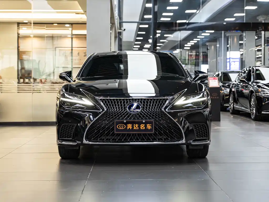 Lexus LS 2022
