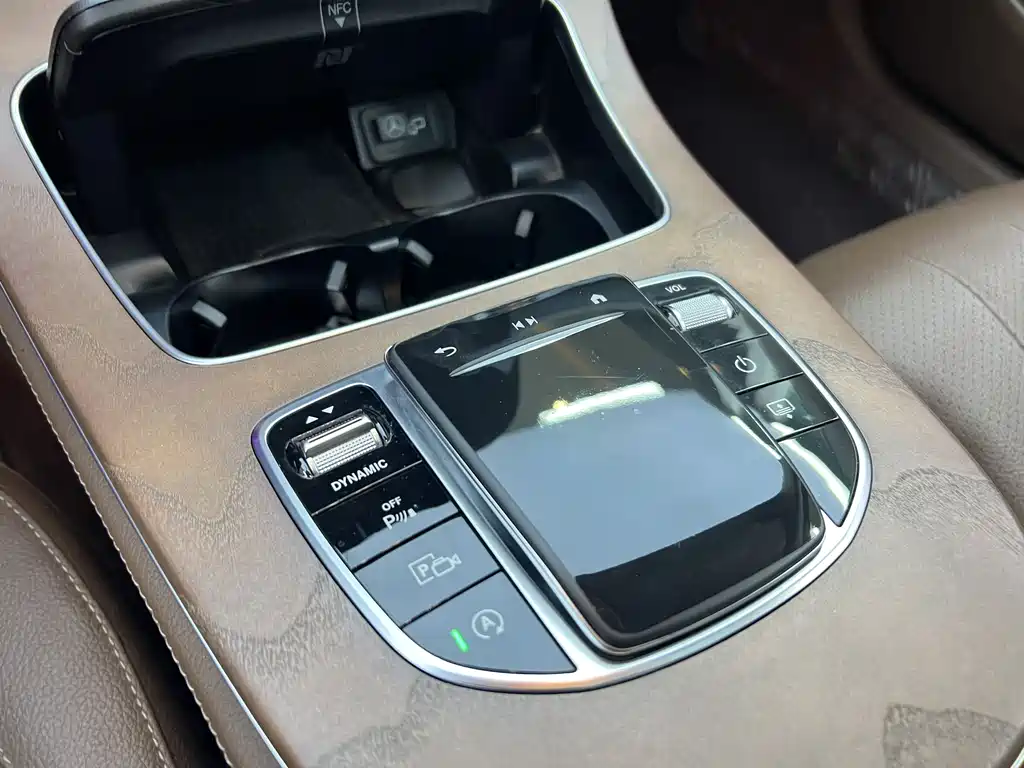 Mercedes-Benz E-Class 2023 — фото 17