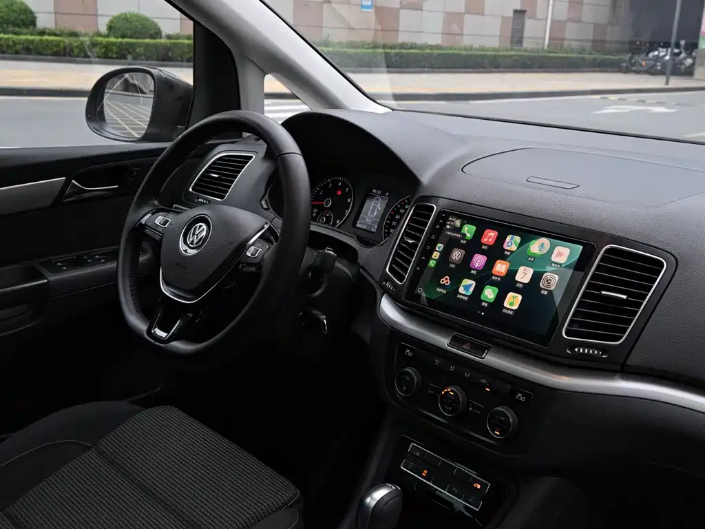 Volkswagen Sharan 2018 — фото 30