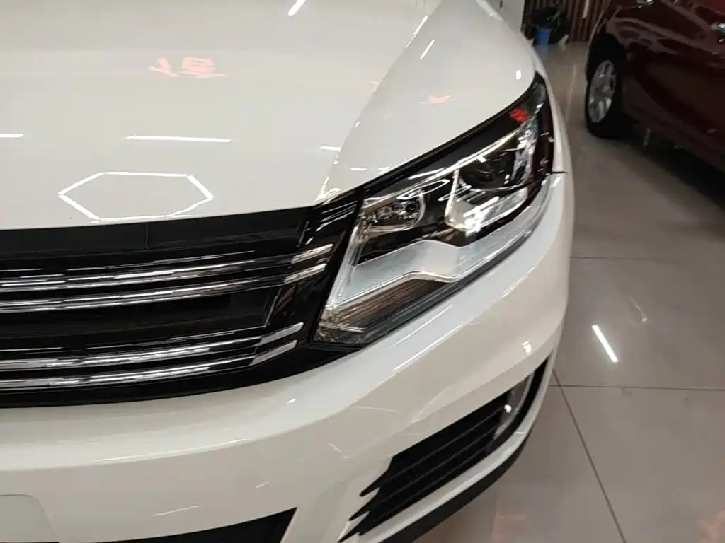 Volkswagen Tiguan 2018 — фото 24