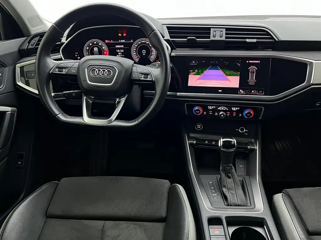 Audi Q3 2023 — фото 14