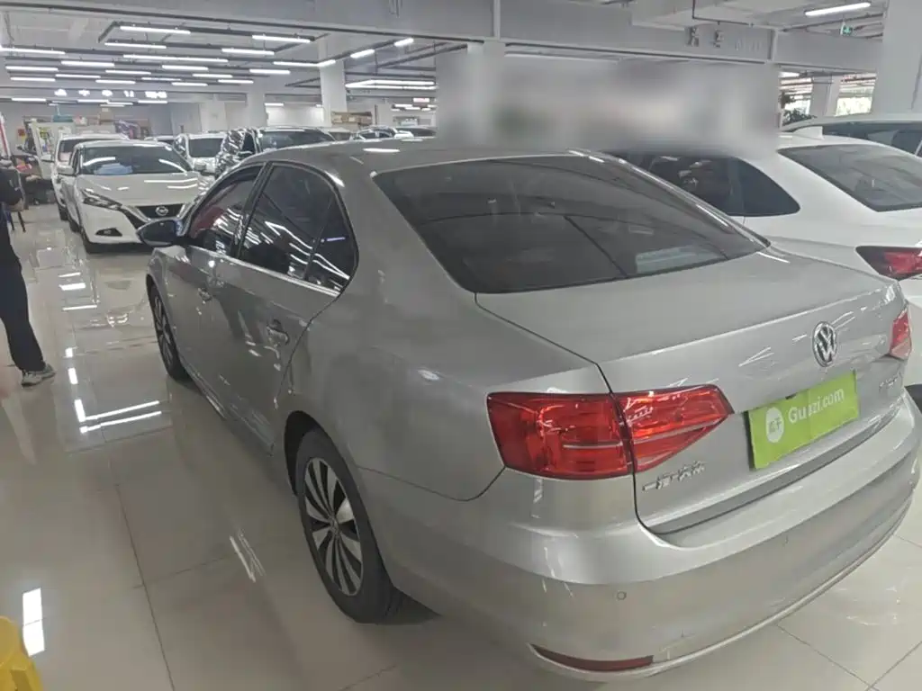 Volkswagen Sagitar 2017