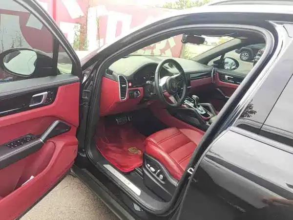 Porsche Cayenne 2022