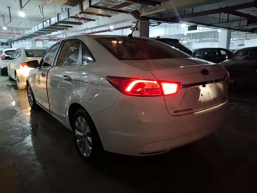 Ford Escort 2016