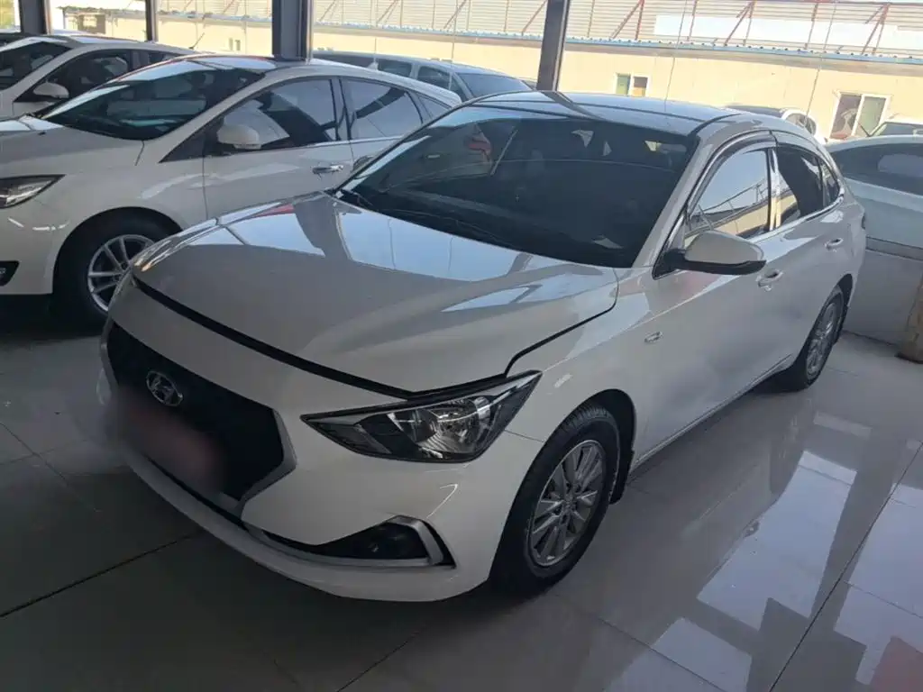 Hyundai Elantra 2019 — фото 2