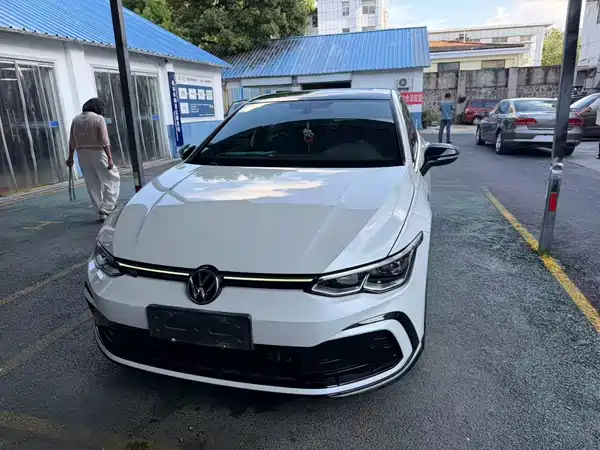 Volkswagen Golf 2023