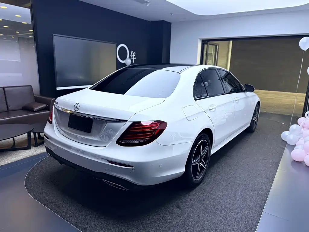 Mercedes-Benz E-Class 2020 — фото 9