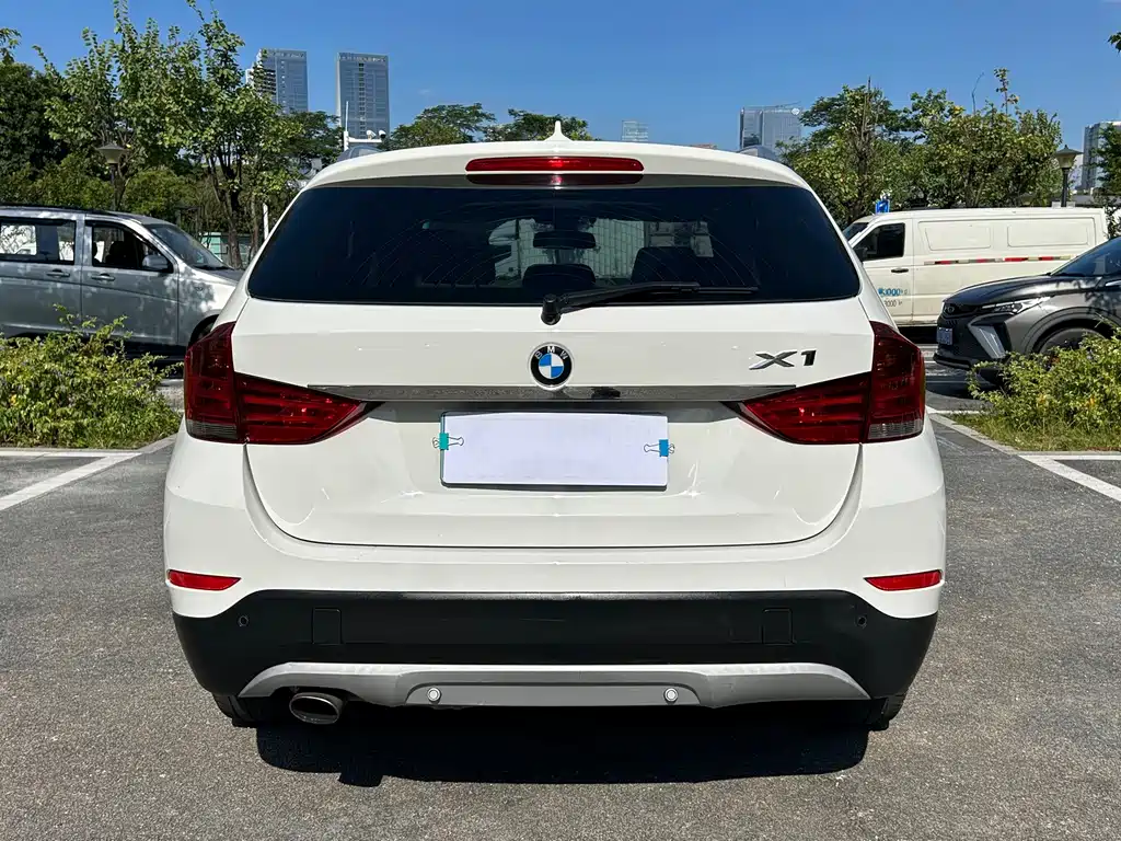 BMW X1 2014 — фото 26