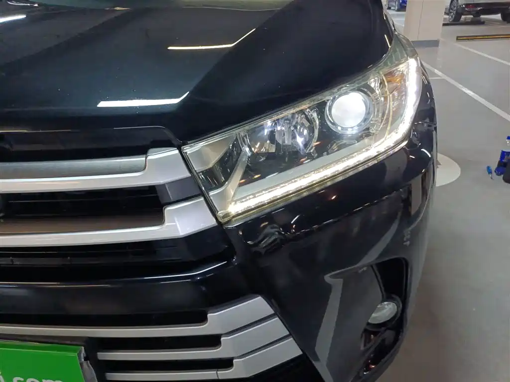 Toyota Highlander 2018 — фото 18