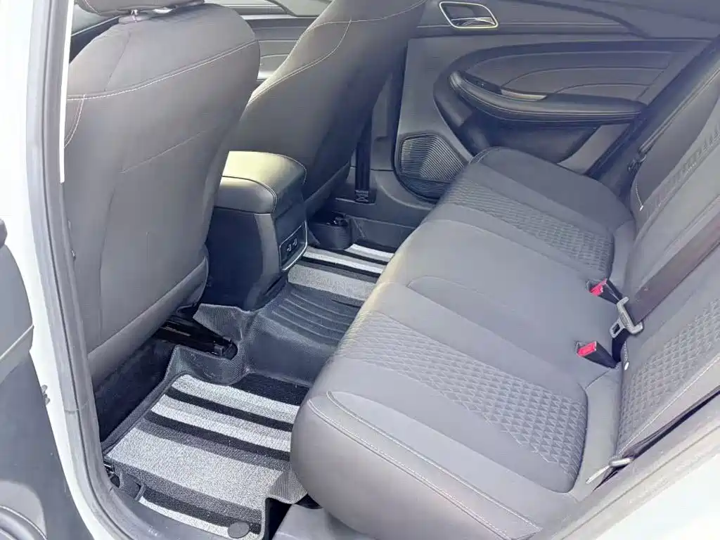 Roewe i5 2021