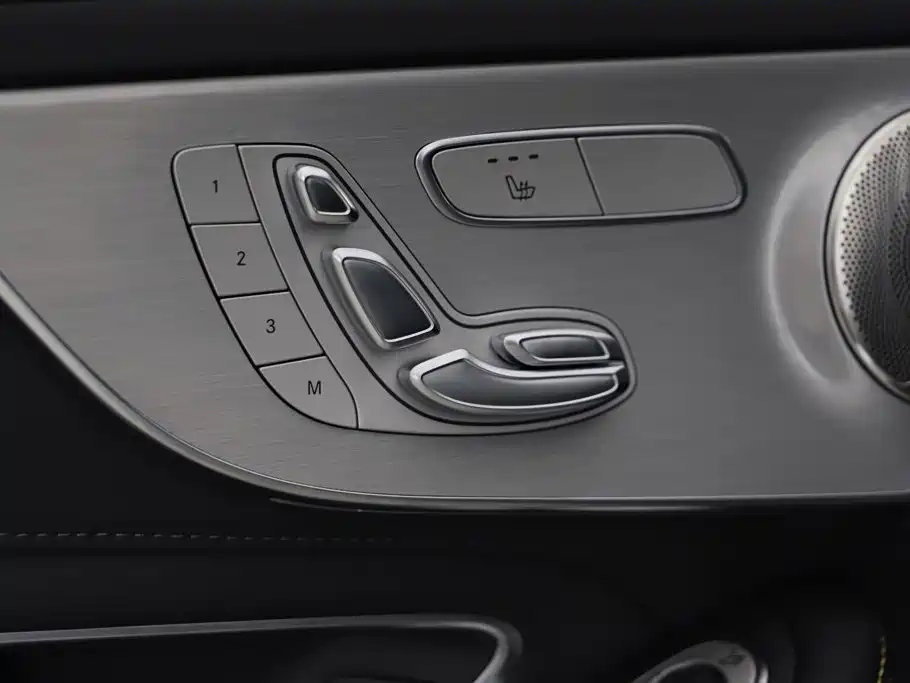 Mercedes-Benz C-Class AMG 2023 — фото 16