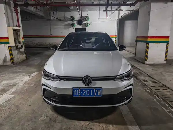 Volkswagen Golf 2023