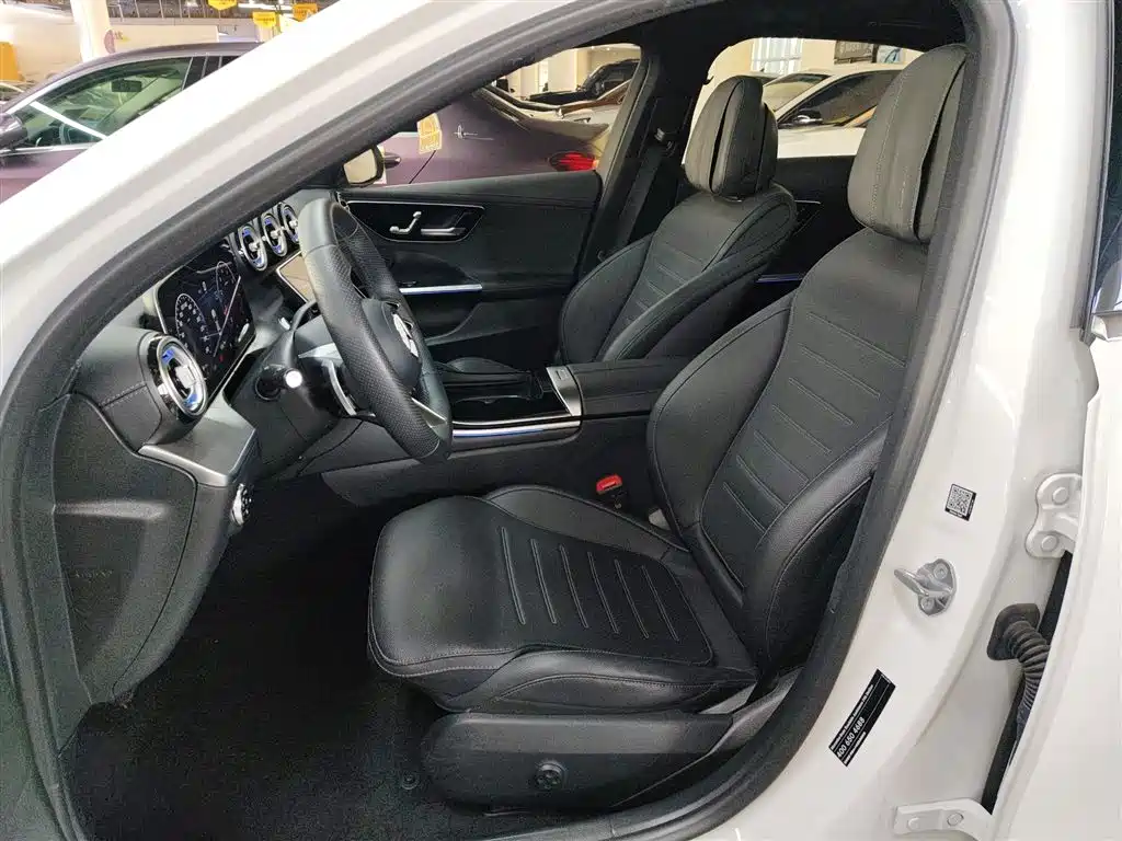 Mercedes-Benz C-Class 2023 — фото 15