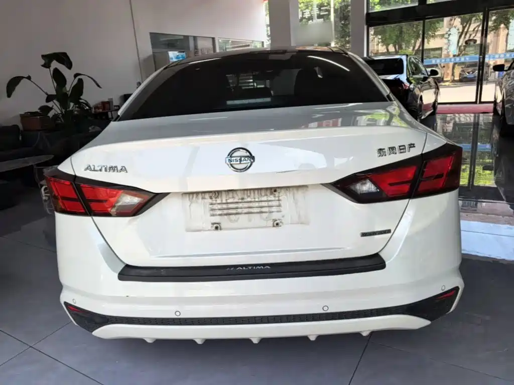 Nissan Teana 2022