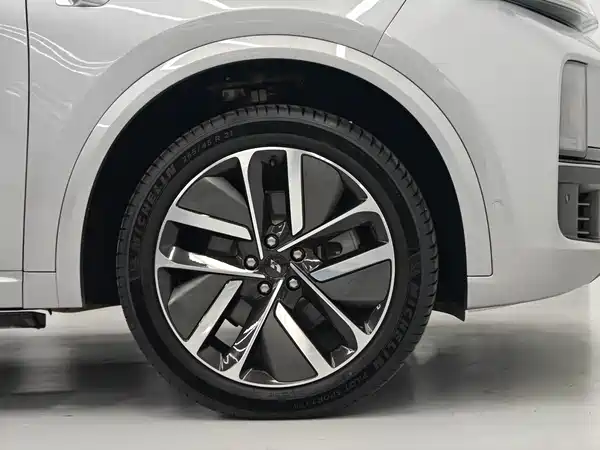 Li Auto L9 2024