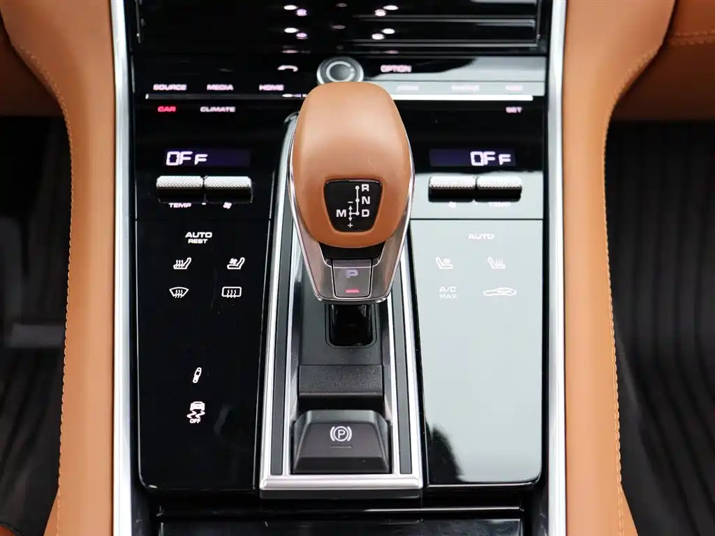 Porsche Panamera 2018 — фото 22