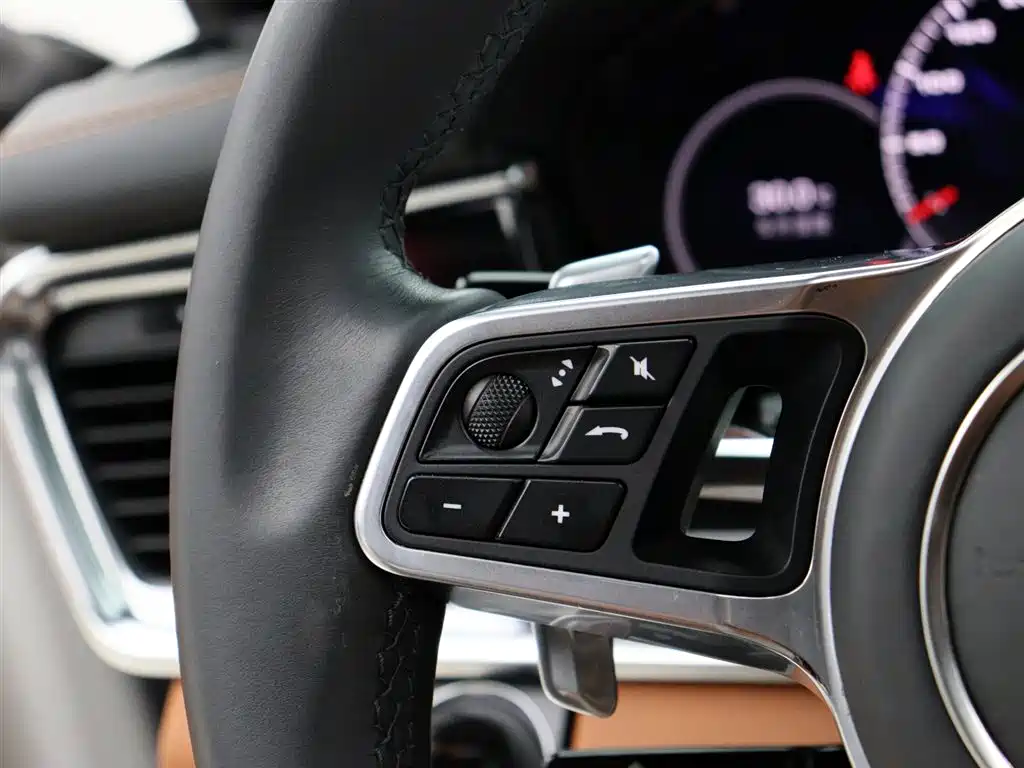 Porsche Panamera 2018 — фото 18