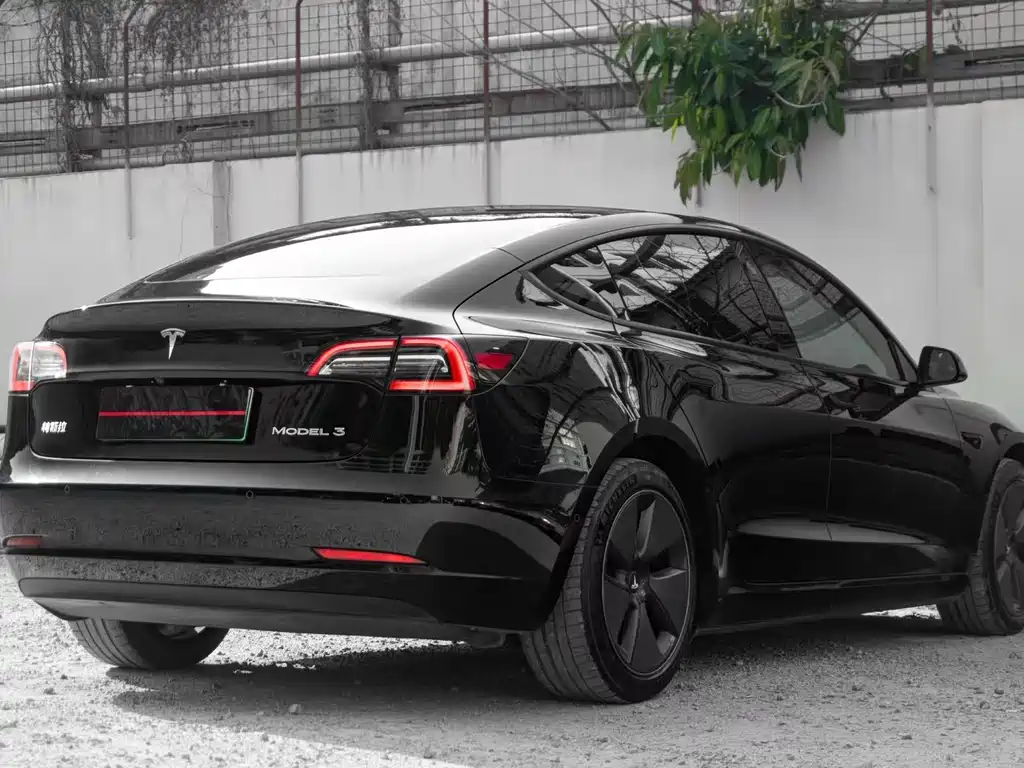 Tesla Model 3 2022 — фото 10