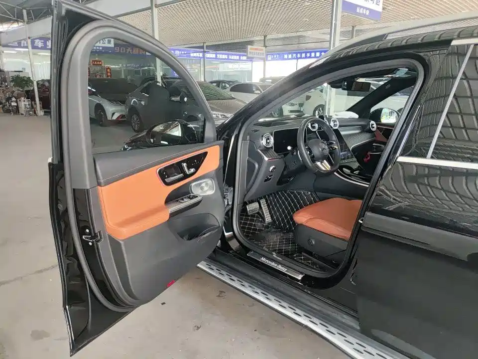 Mercedes-Benz GLC 2023