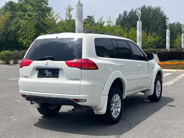 Mitsubishi Pajero Jinchang 2013