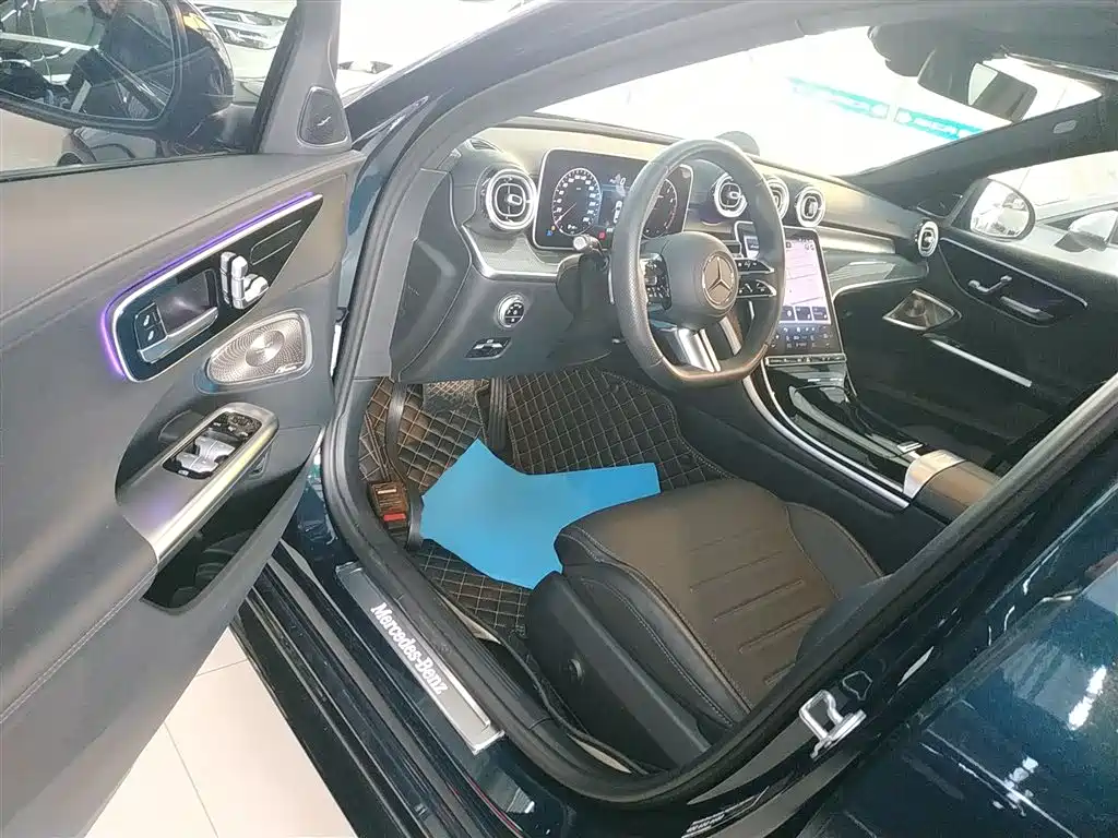 Mercedes-Benz C-Class 2023 — фото 12