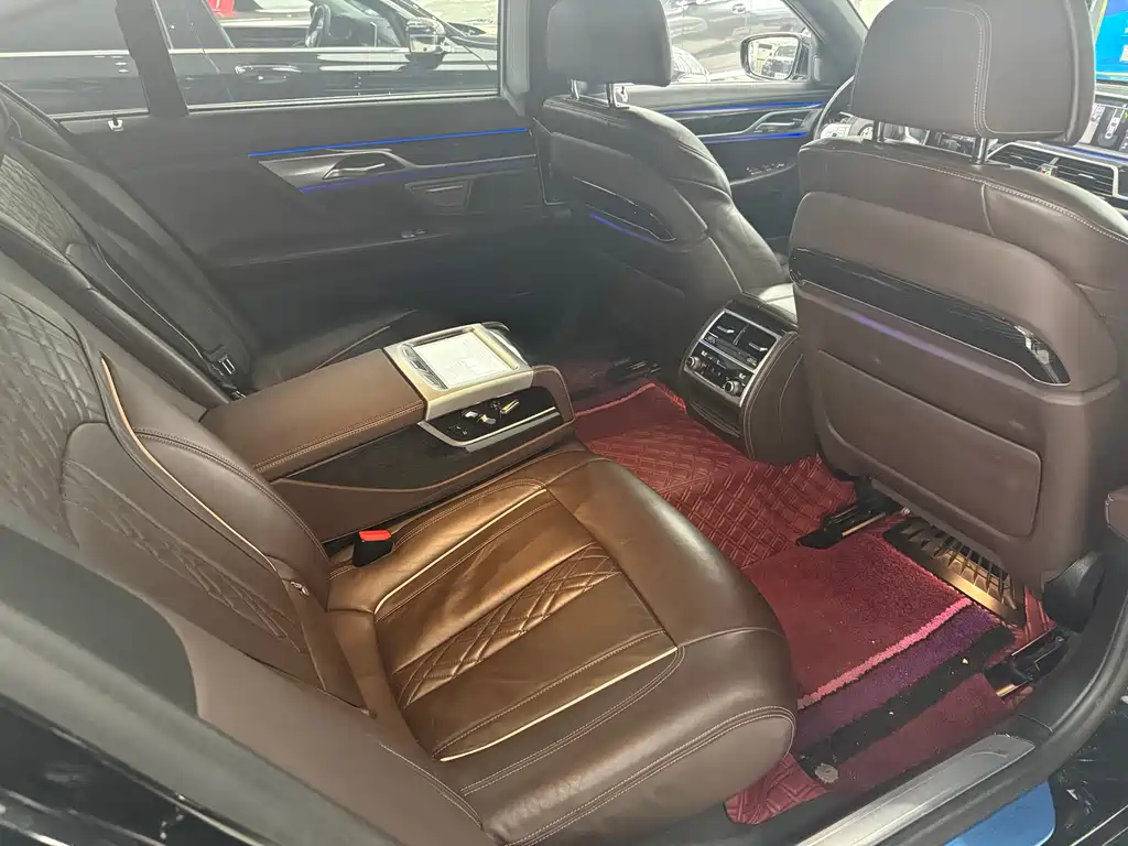 BMW 7 Series 2021 — фото 14