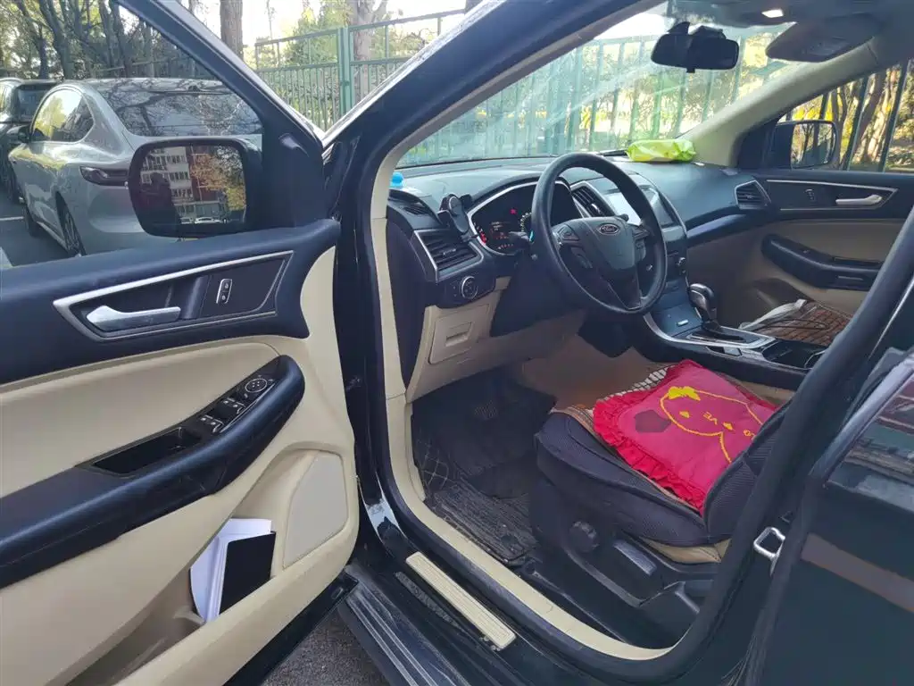 Ford Edge 2019 — фото 13