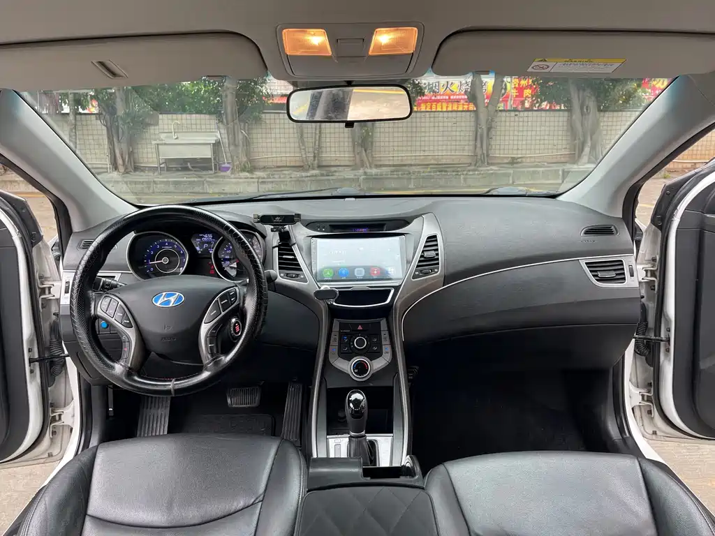 Hyundai Elantra Langdong 2017 — фото 13
