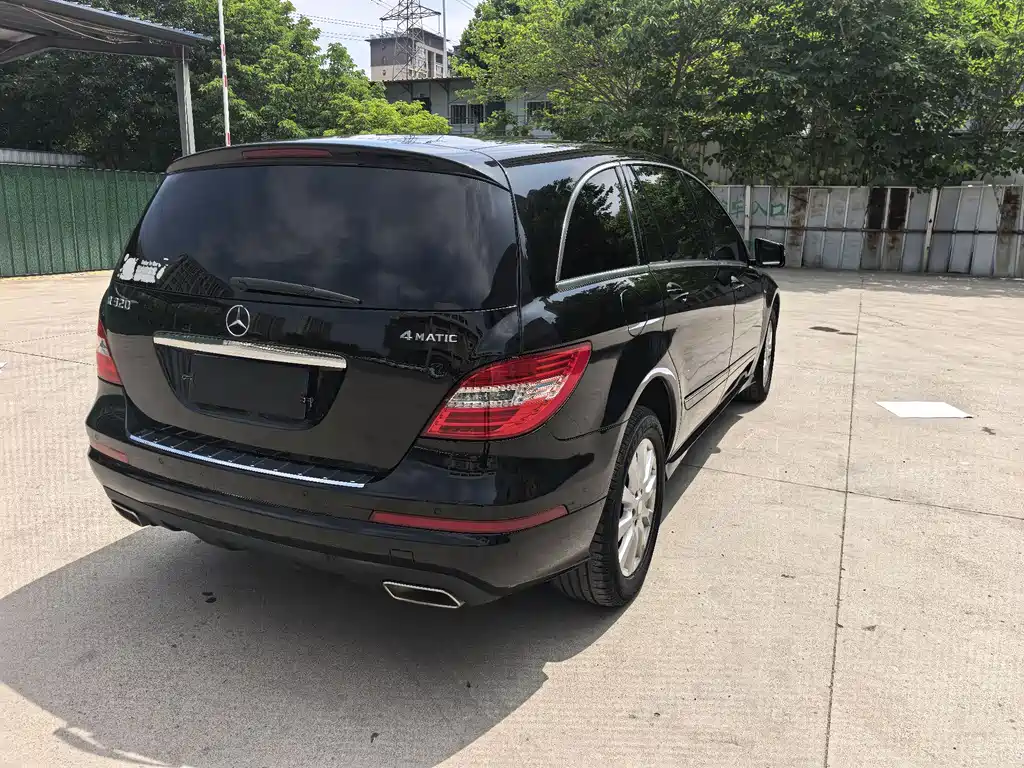 Mercedes-Benz R-Class 2017 — фото 11