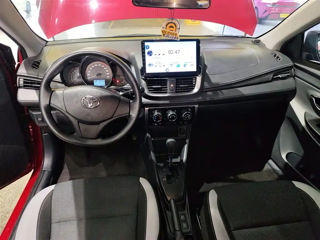 Toyota Yaris L 2021 — фото 9
