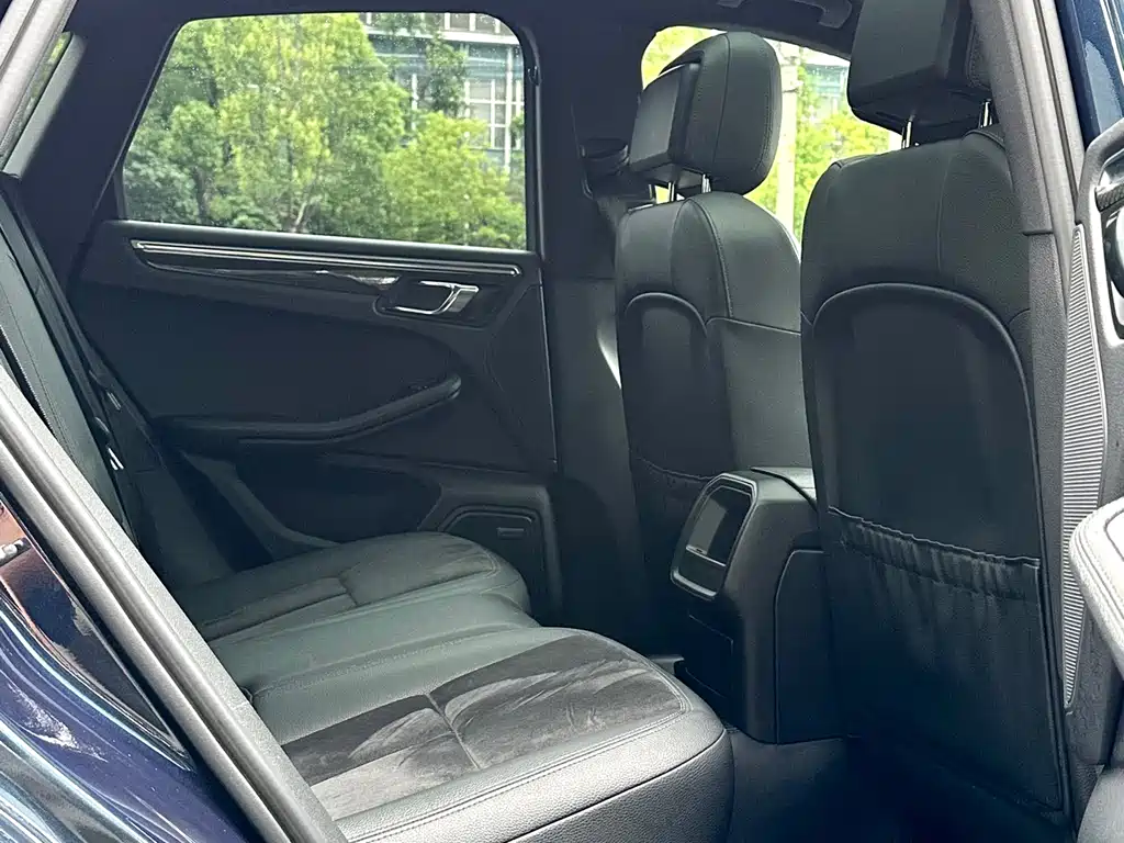 Porsche Macan 2015 — фото 17