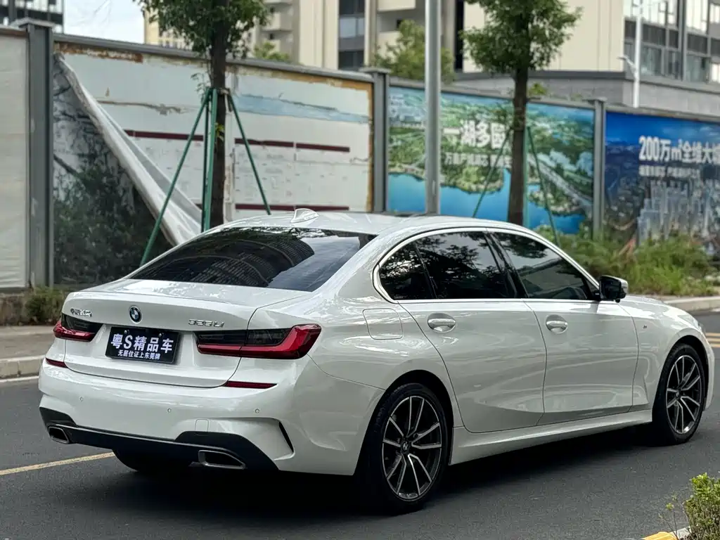 BMW 3 Series 2022 — фото 10