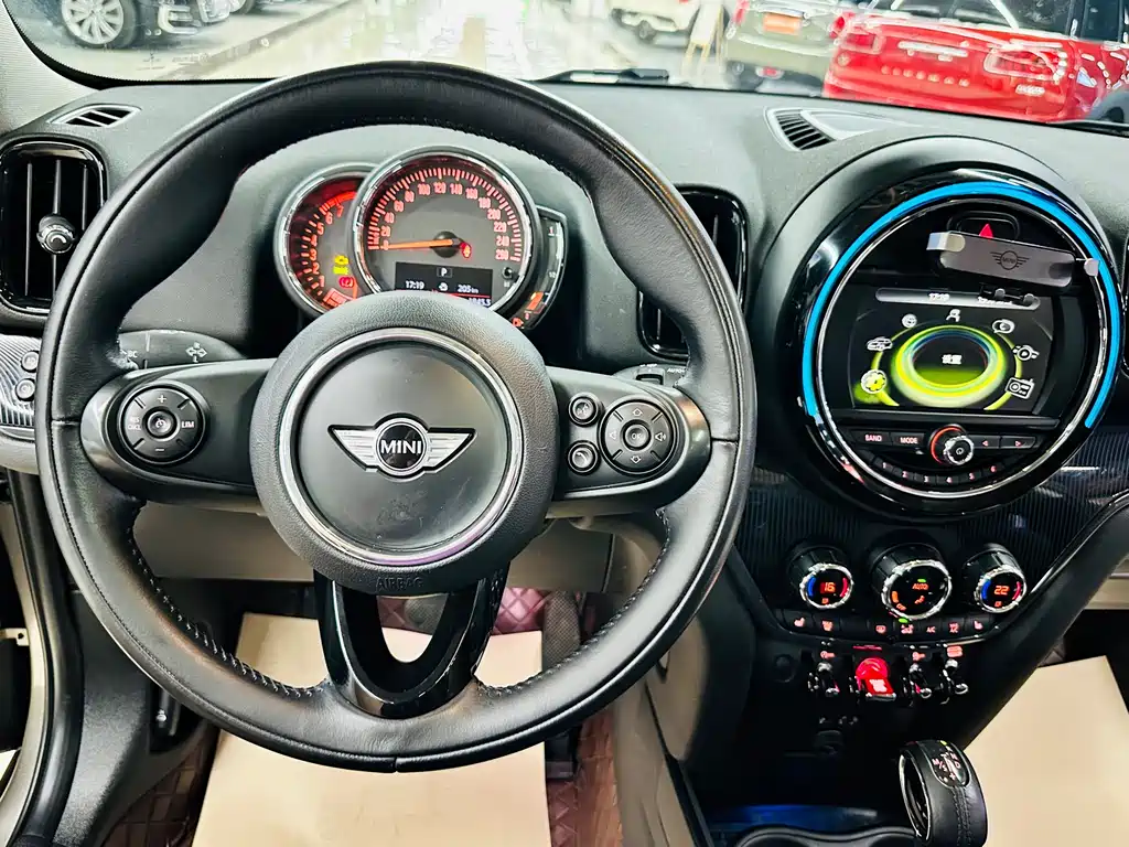 MINI Countryman 2018 — фото 44
