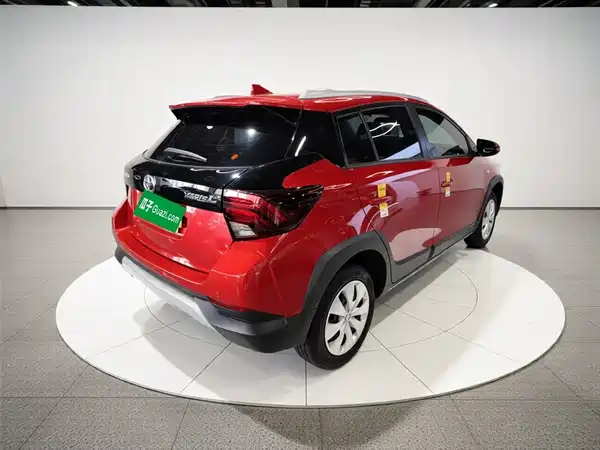 Toyota Yaris L 2021