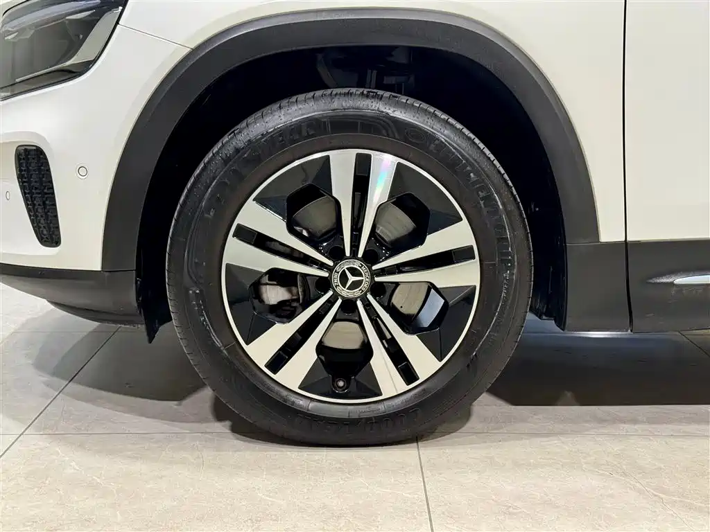Mercedes-Benz GLB 2025 — фото 10