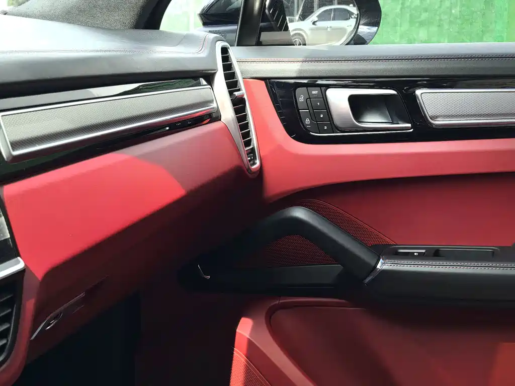 Porsche Cayenne 2023 — фото 10