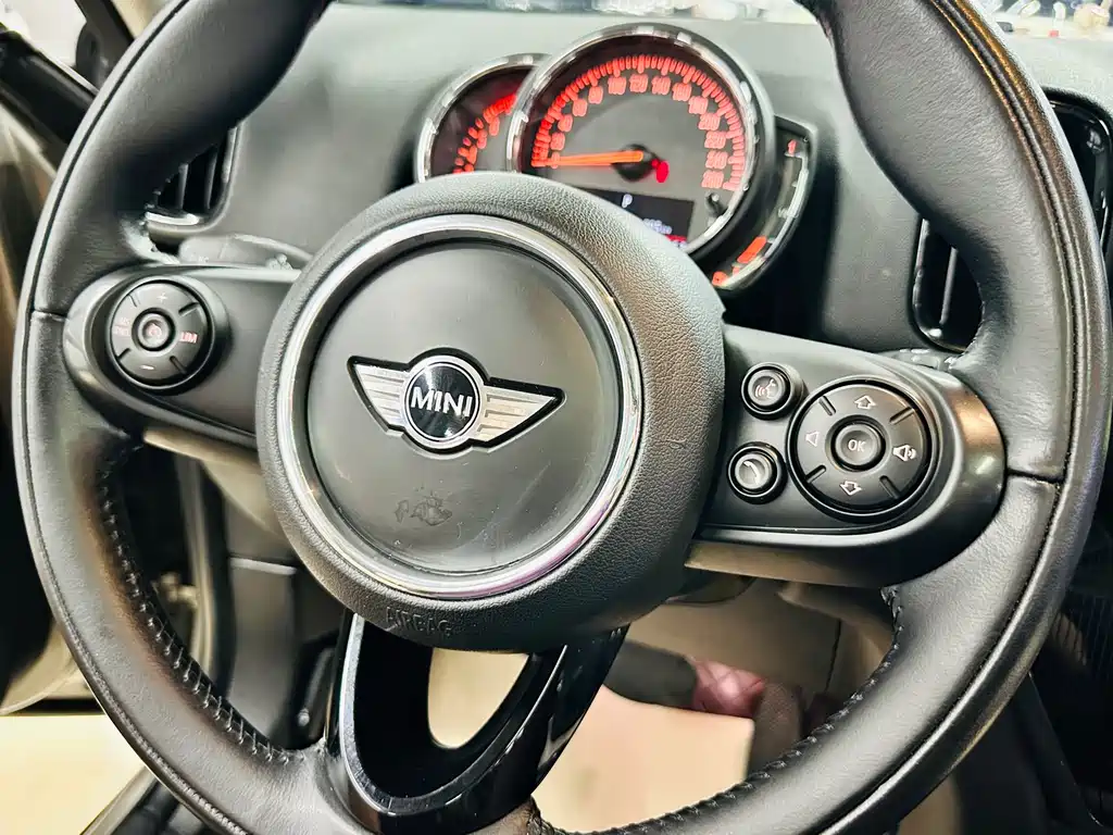 MINI Countryman 2018 — фото 46