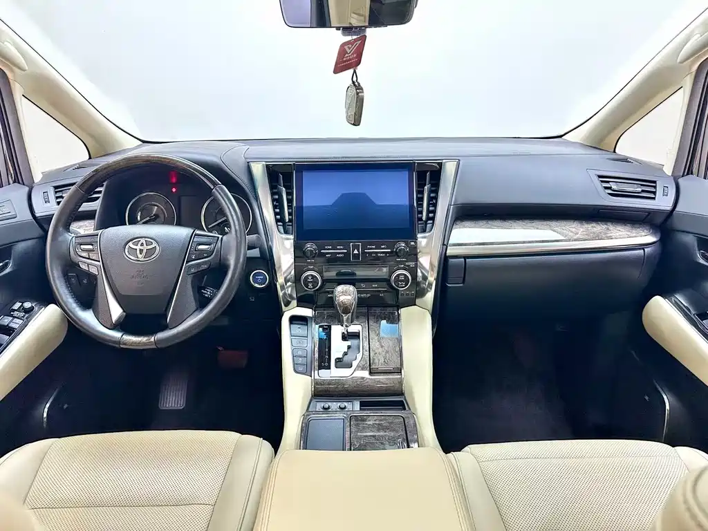 Toyota Vellfire 2022 — фото 13