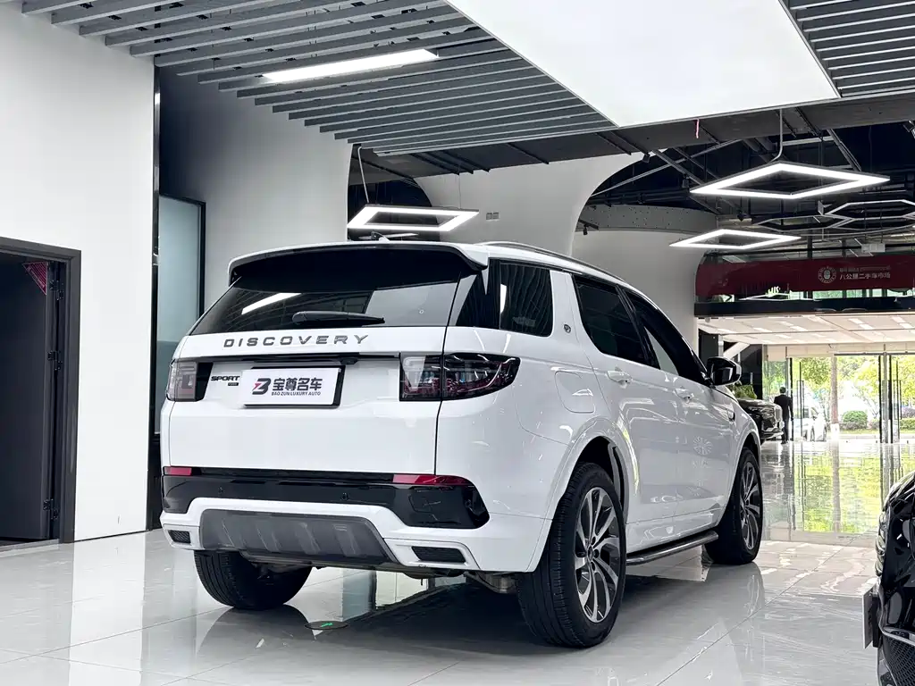 Land Rover Discovery Sport 2023 — фото 16