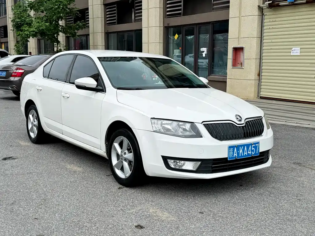 Skoda Octavia 2015 — фото 1