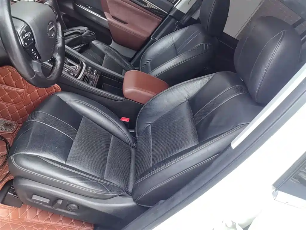 GAC Motor Trumpchi GS8 2018 — фото 15