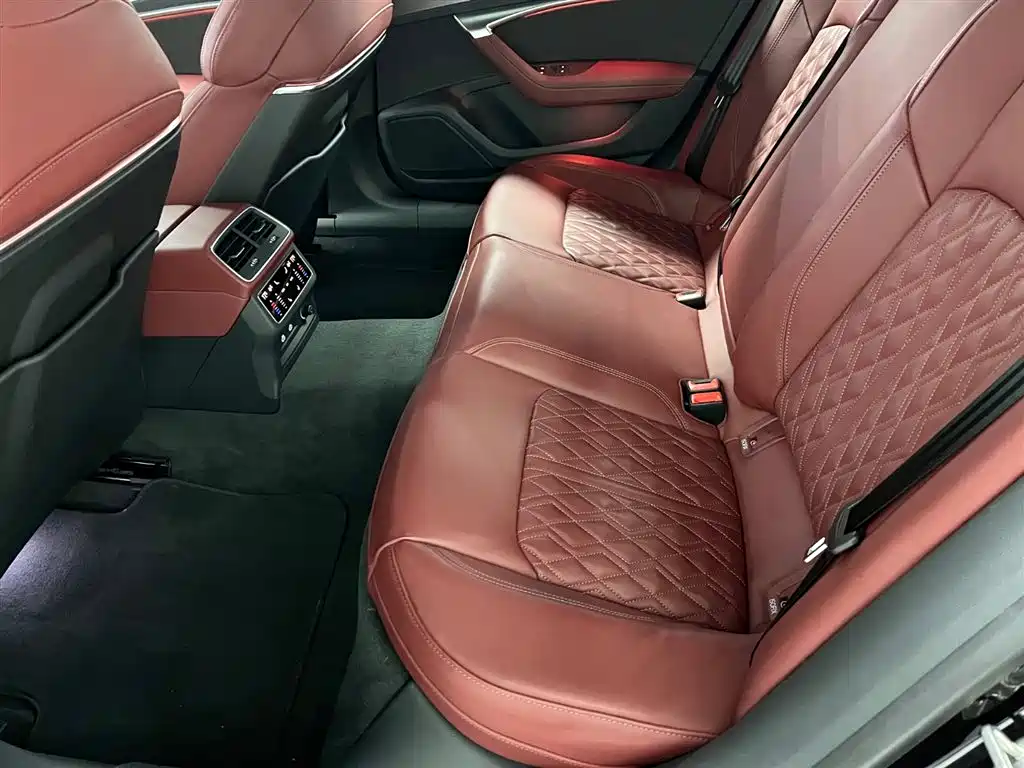 Audi A7L 2025 — фото 11