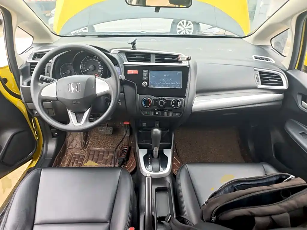 Honda Fit 2017 — фото 10