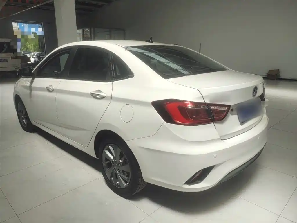 Changan Eado DT 2019 — фото 5