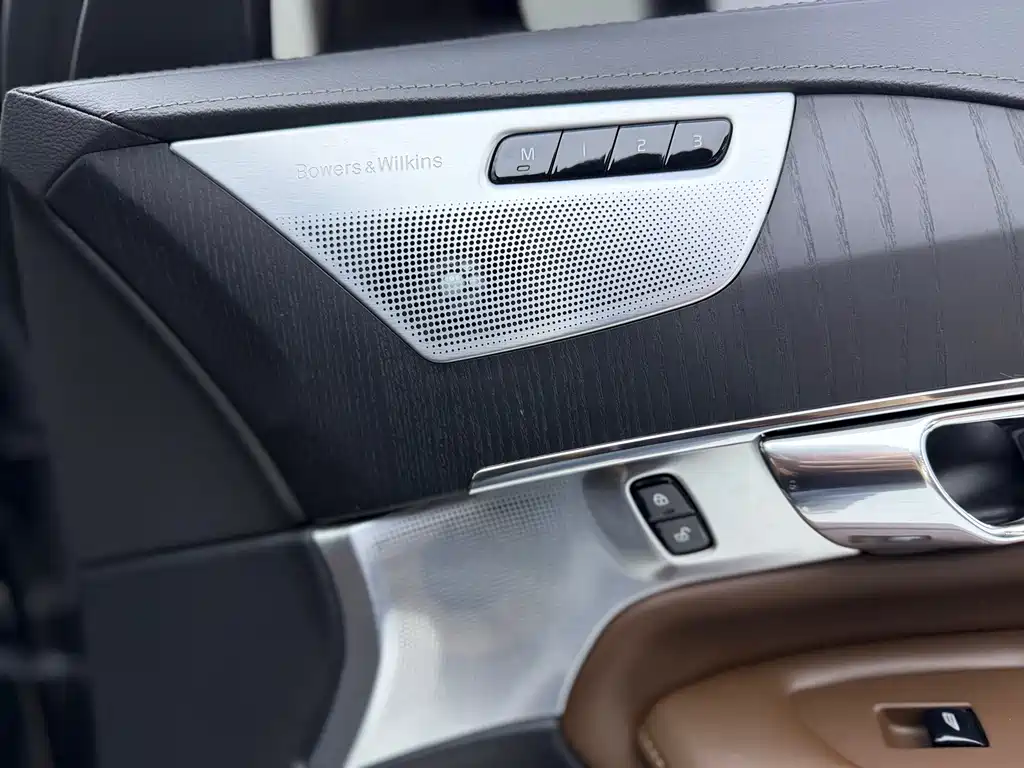 Volvo XC90 2020 — фото 22