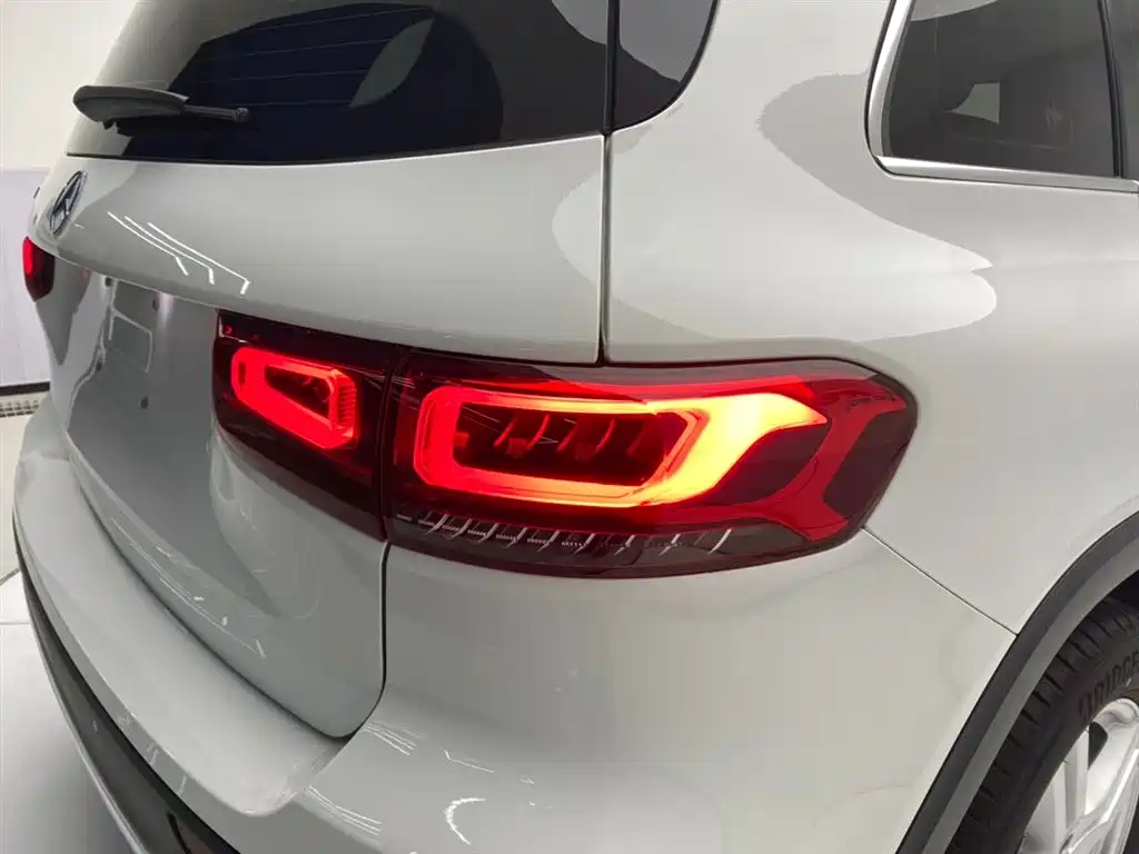 Mercedes-Benz GLB 2023 — фото 10