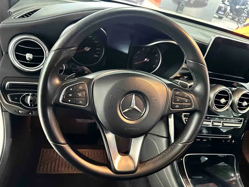 Mercedes-Benz GLC 2017 — фото 6