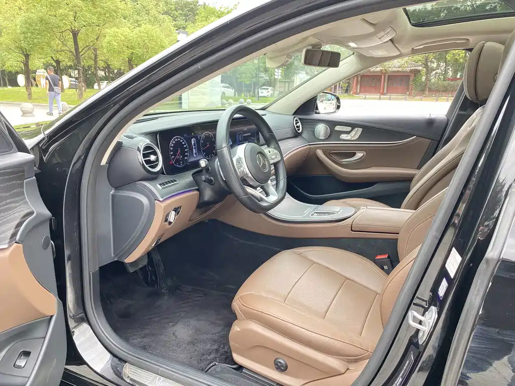 Mercedes-Benz E-Class 2020 — фото 14