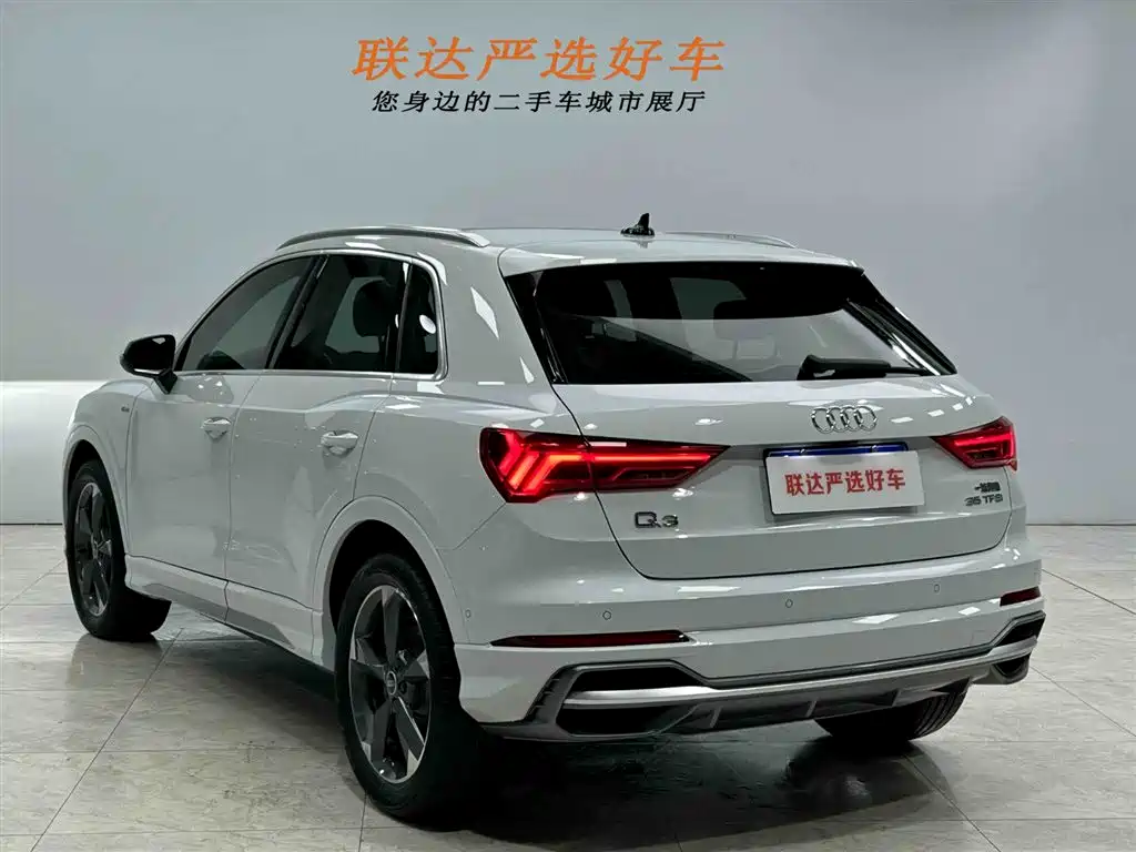 Audi Q3 2023 — фото 24