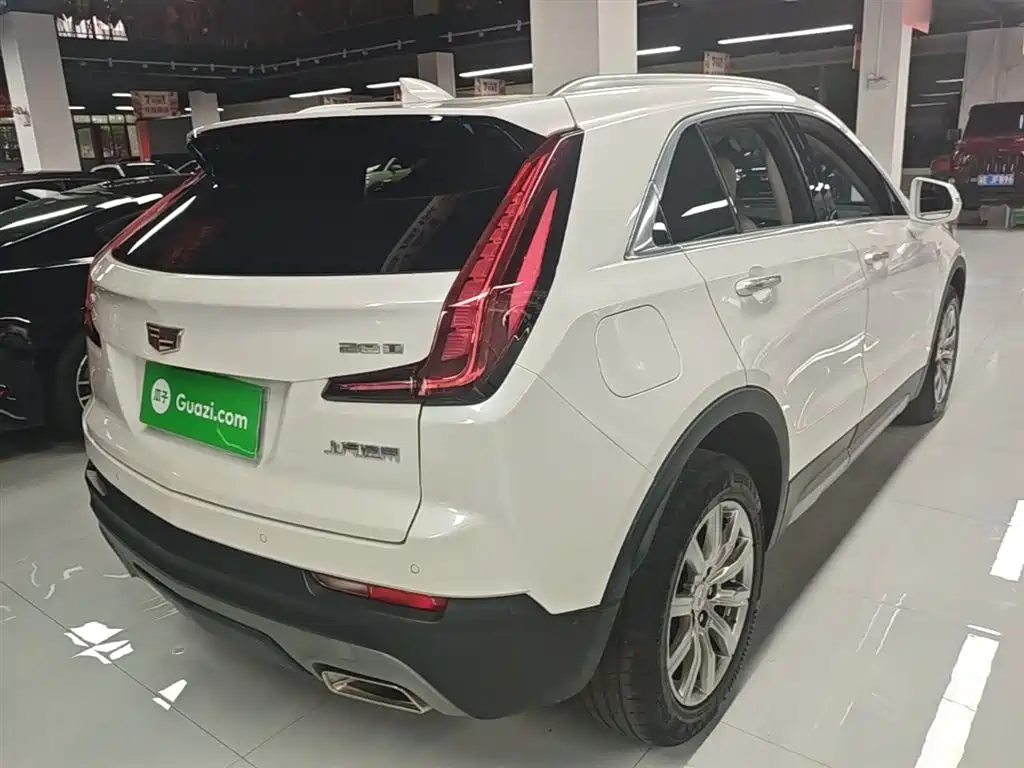 Cadillac XT4 2023 — фото 7
